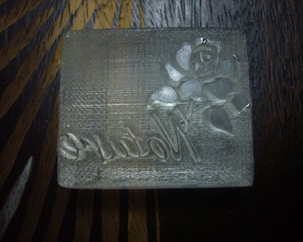 品 名 100-54透明壓克力皂章 一支花 品 名 100-54透明壓克力皂章 一支花